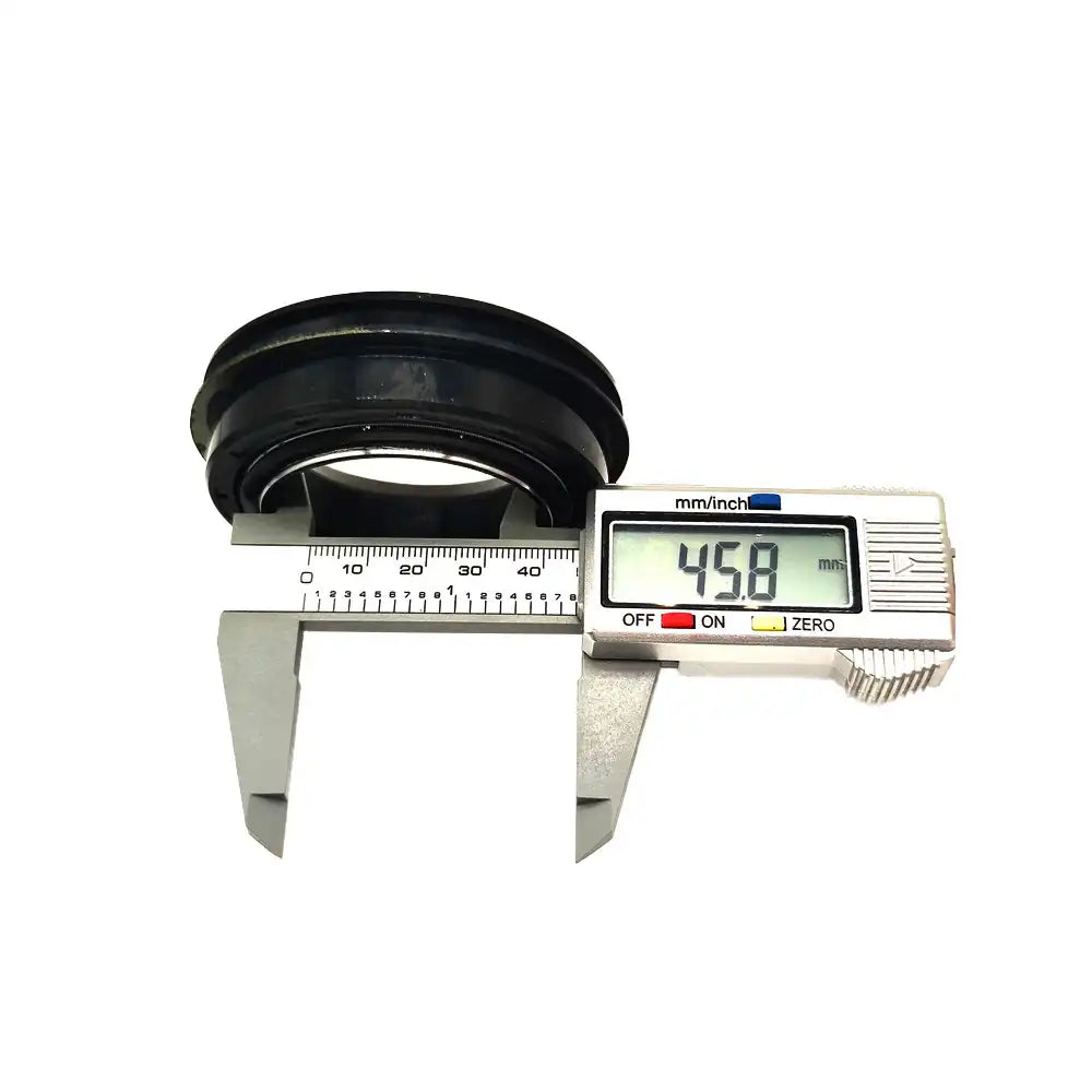 Front Axle Seal 34070-13370 for Kubota Tractor L2501 L2800 L2900 L3010 L3130 L3240 L3540 L3600 L3940 L4060 L4630