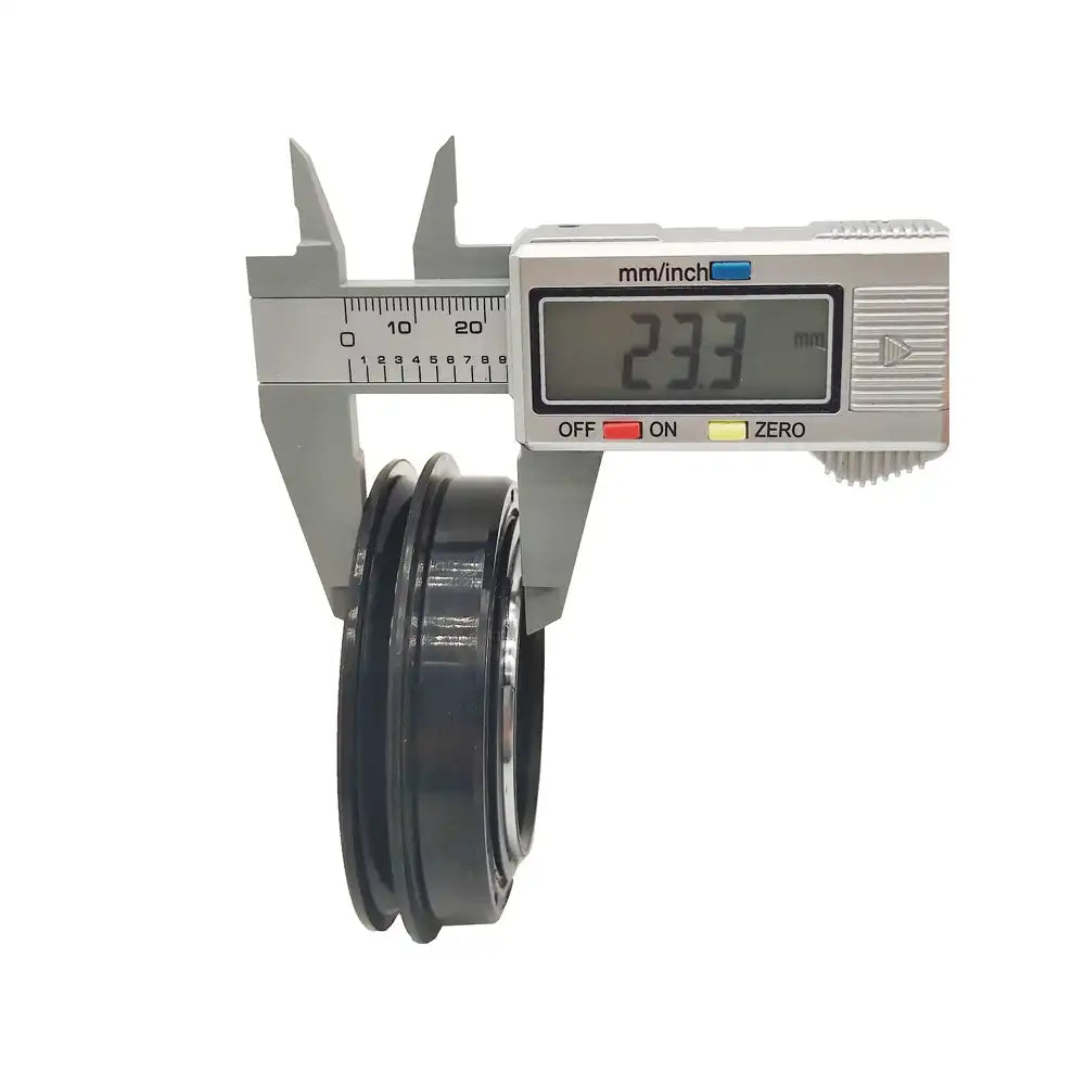 Front Axle Seal 34070-13370 for Kubota Tractor L2501 L2800 L2900 L3010 L3130 L3240 L3540 L3600 L3940 L4060 L4630