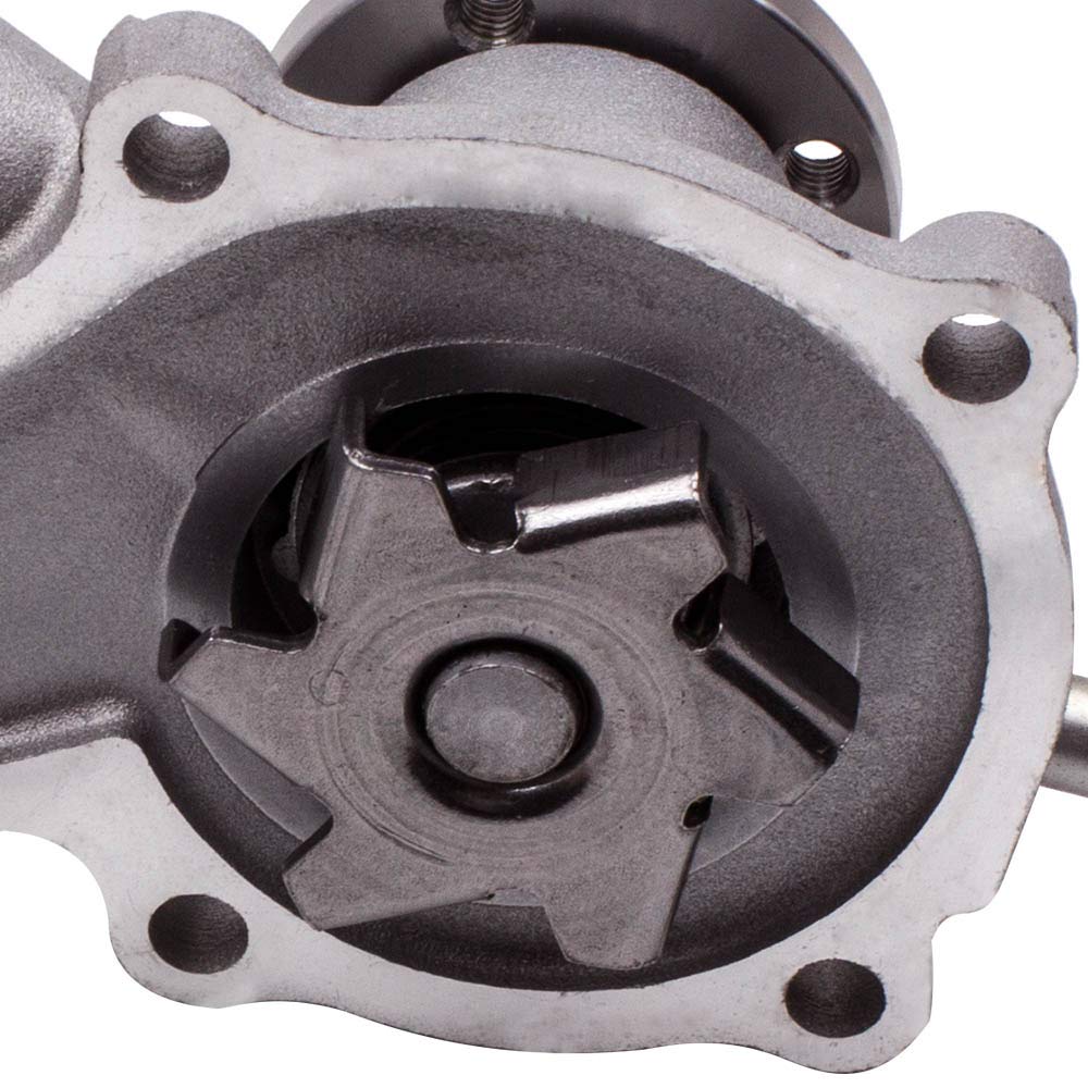 Engine Water Pump 19883-73030 15881-73030 15881-73033 Kubota Engine D722 D902 Z482
