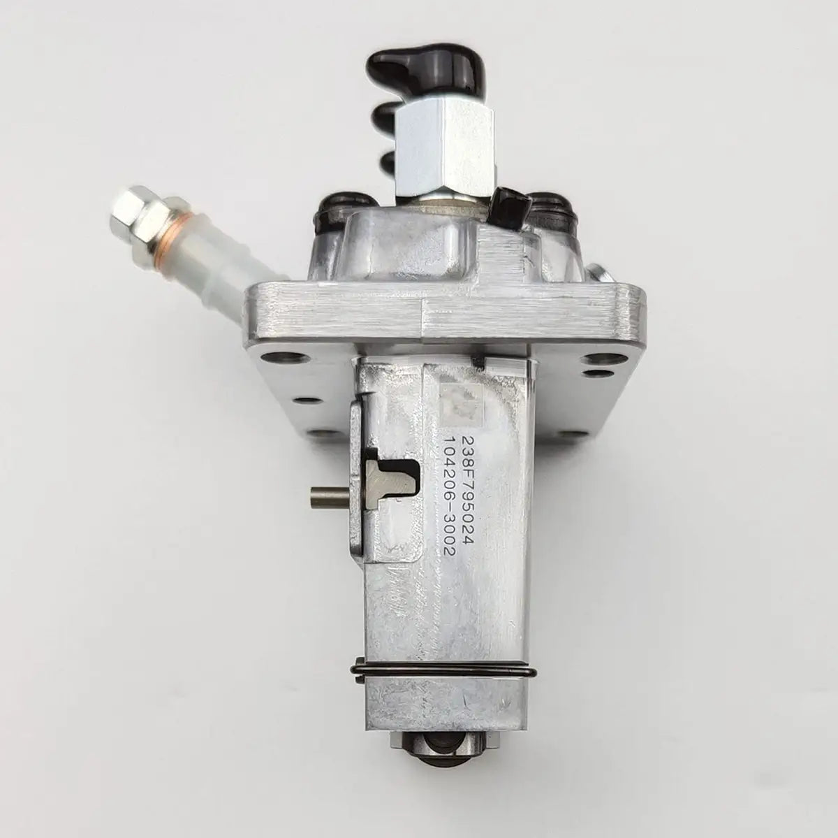 Fuel Injection Pump 16030-51010 for Kubota Engine 05 Series D905 D1005 D1105 D1305